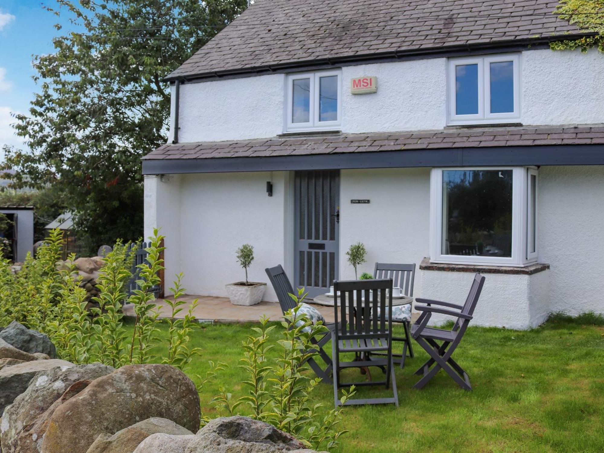 Pencefn Cottage Llanddeiniolen Exterior photo
